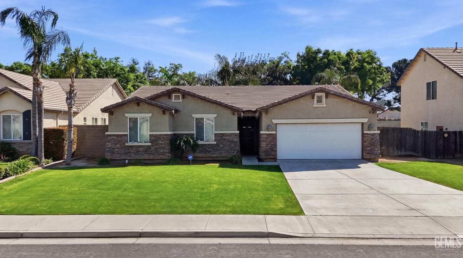 10909 Lewelling Street